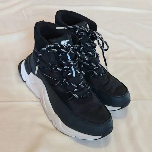 Sorel Women's black boots - Picture 2 of 16